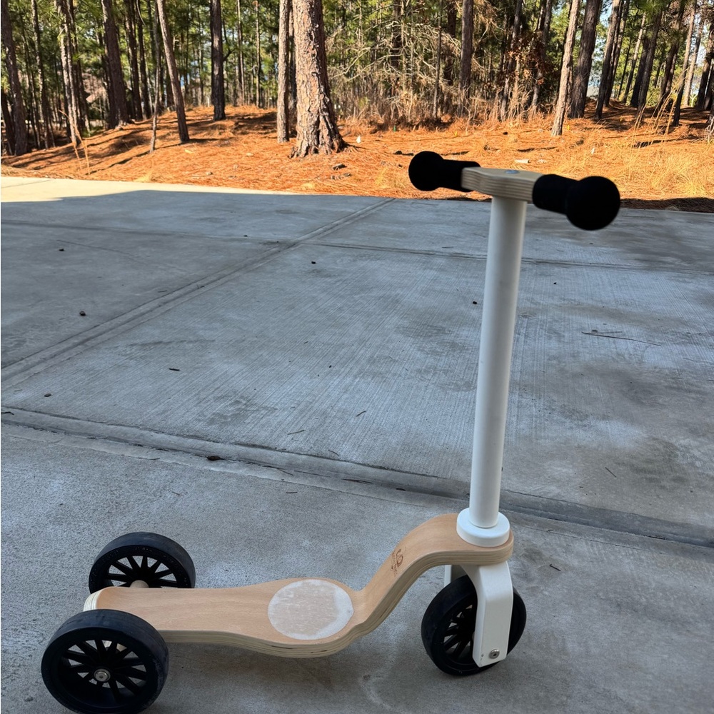 Kinderfeets Wooden Scooter